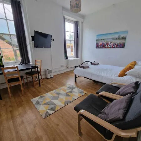 Studio Apartment, Private Parking, Walk To Centre, Uni And Hospital, Long Stay Prices Exeter Exterior photo