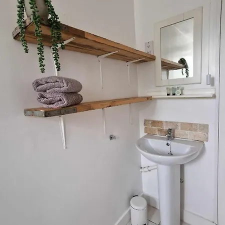 Studio Apartment, Private Parking, Walk To Centre, Uni And Hospital, Long Stay Prices Exeter Exterior photo